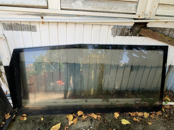 Starboard Salon Window(Used)