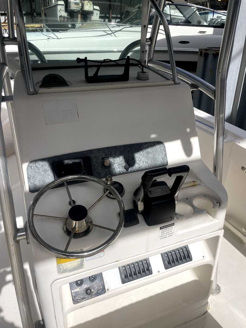 Mako 23' CC Twin 150 Yamaha Outboards Mako 23' CC Twin 150 Yamaha Outboards