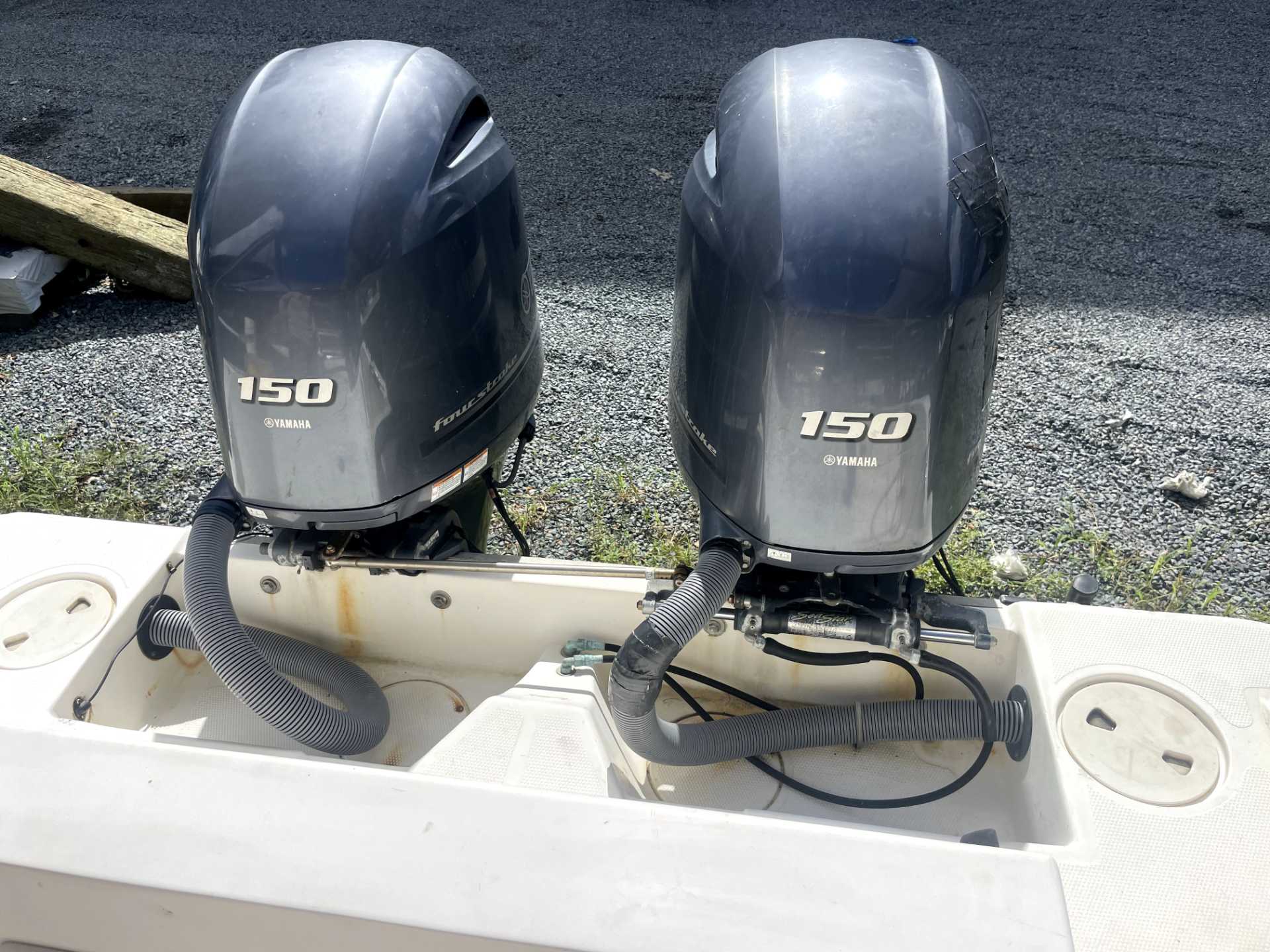 Mako 23' CC Twin 150 Yamaha Outboards Mako 23' CC Twin 150 Yamaha Outboards