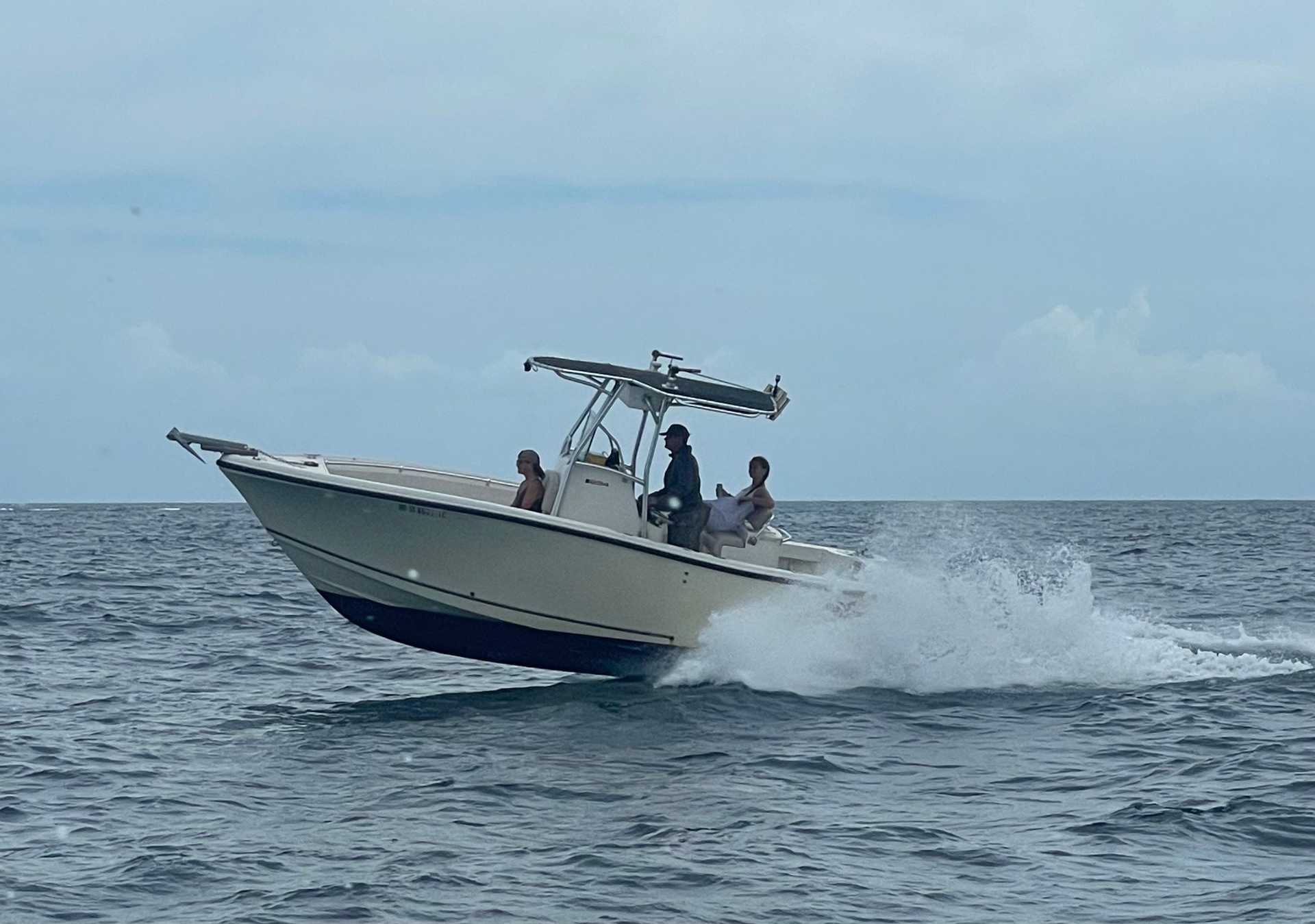 Mako 23' CC Twin 150 Yamaha Outboards Mako 23' CC Twin 150 Yamaha Outboards