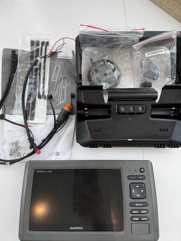 Garmin GPSMAP 740s Marine Chartplotter – Used (Does Not Include Transducer) BP-119138