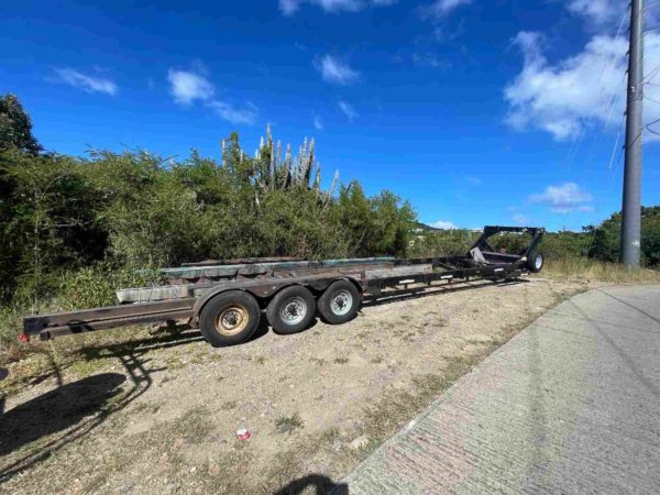 Large Transport Trailer 3 Axel for up to 45 foot boats.