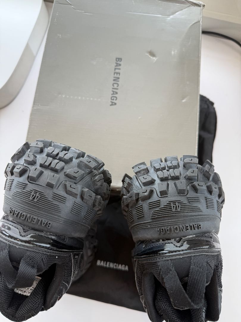 IMG_5860.jpeg Balenciaga Bouncer Size 11 men’s /44 EU - Used/worn once!
