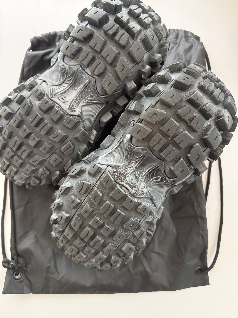 IMG_5857.jpeg Balenciaga Bouncer Size 11 men’s /44 EU - Used/worn once!
