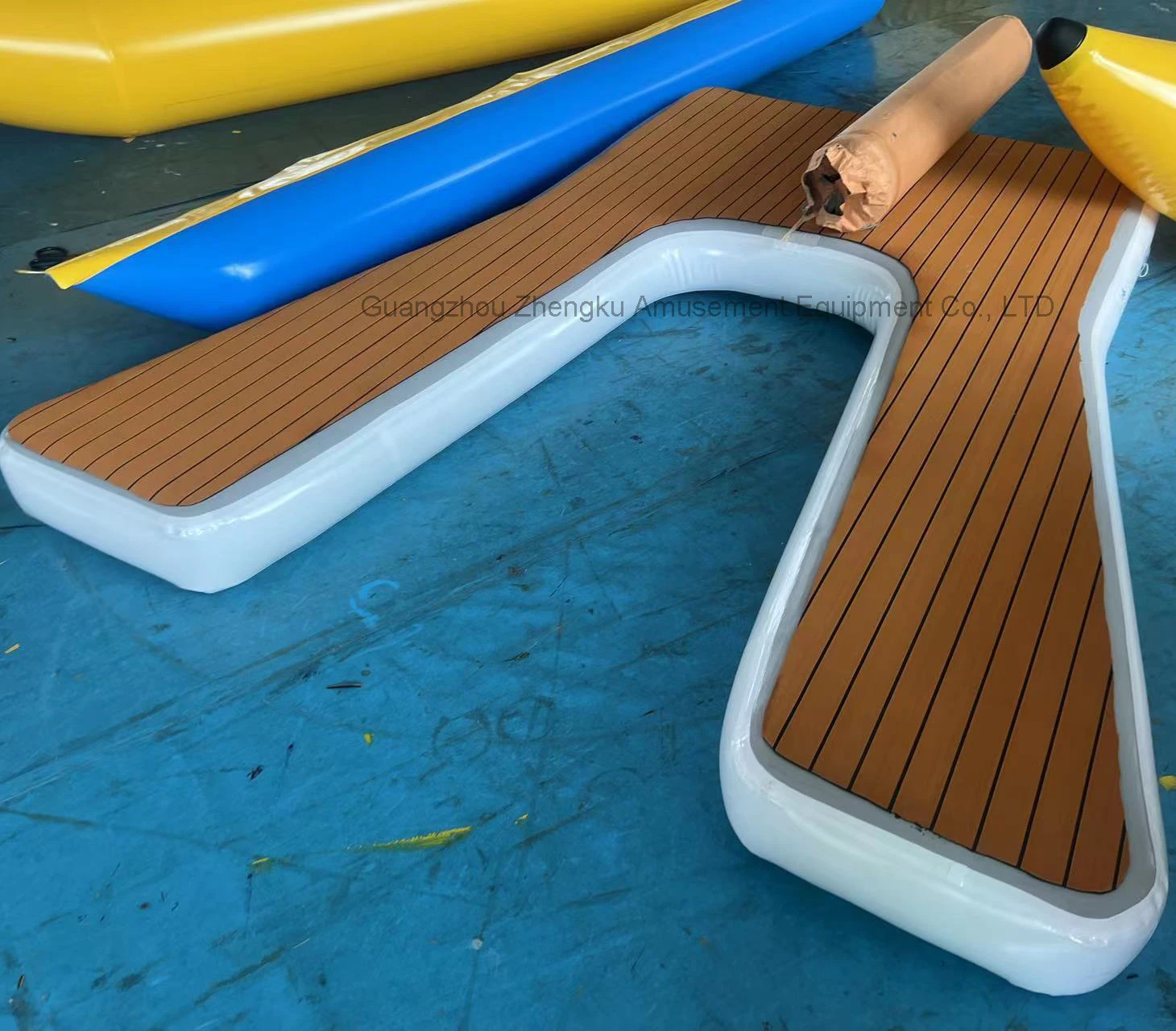 S81806190b336419fb7a262a569aaacbcu-1.webp Ocean Jet Ski Dock Floating Inflatable Boat Dock Y Shape Inflatable Floating Platform For Motorboat